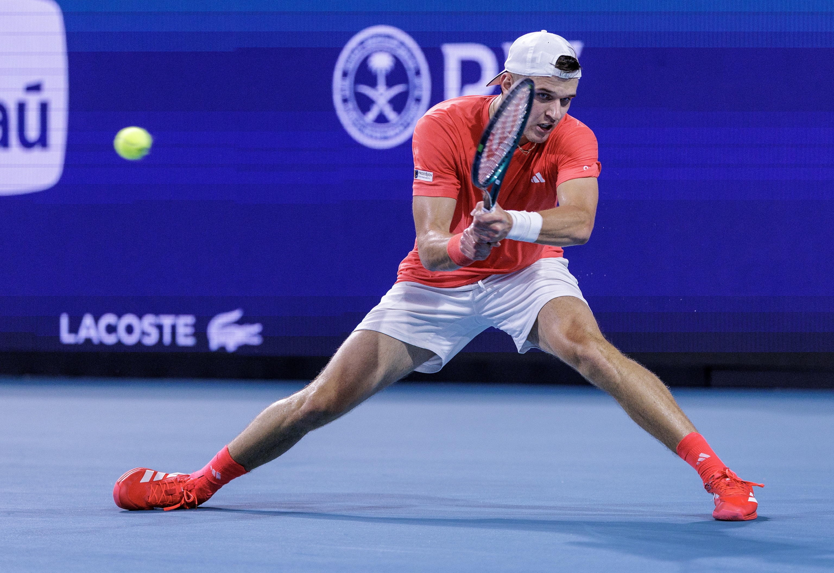 EPA12000522 Jakub Messik of Czecchia in action against Novak Djokovic of Serbia During the Menâ? S singles Final Match at the 2025 Miami Open Tennis Tournament at the Hard Rock Stadium in Miami, Florida, USA, 30 March 2025. EPA/Cristobal Herrera-Allashkevich