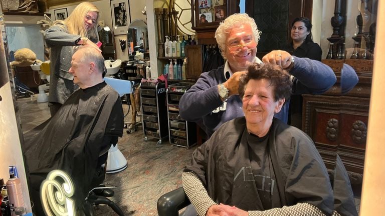 Daughter Gigi and father Gerben at work in their hairdressing store (photo: Megan Hanegraaf). 