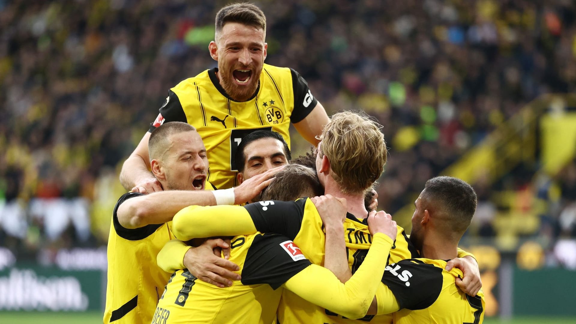 Happiness: The BVB players cheer in the game against Mainz 05.