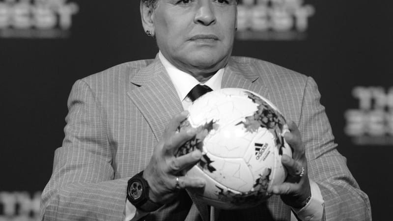 Diego Maradona takes part in the gala for the election of the 2016 world footballer and the 2016 world footballer.