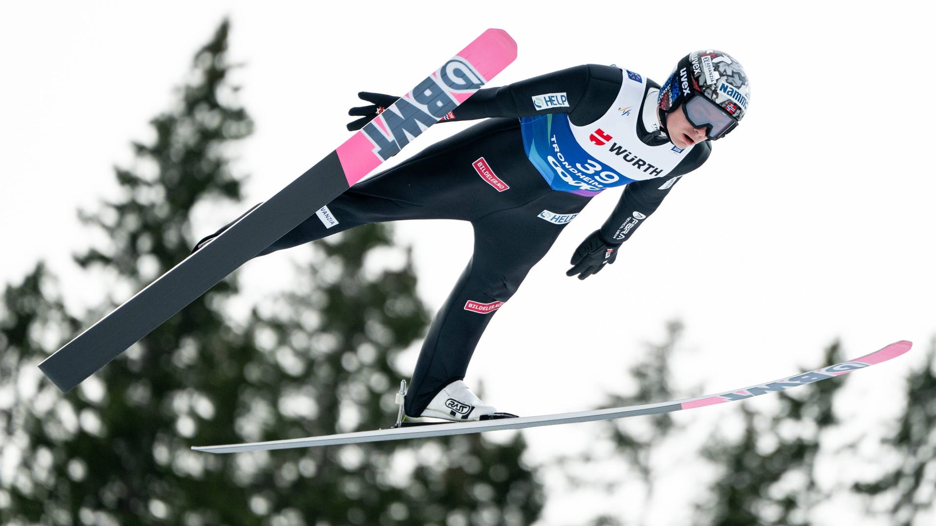 Marius Lindvik in action: Cheating Norway's ski jumper at the suits?