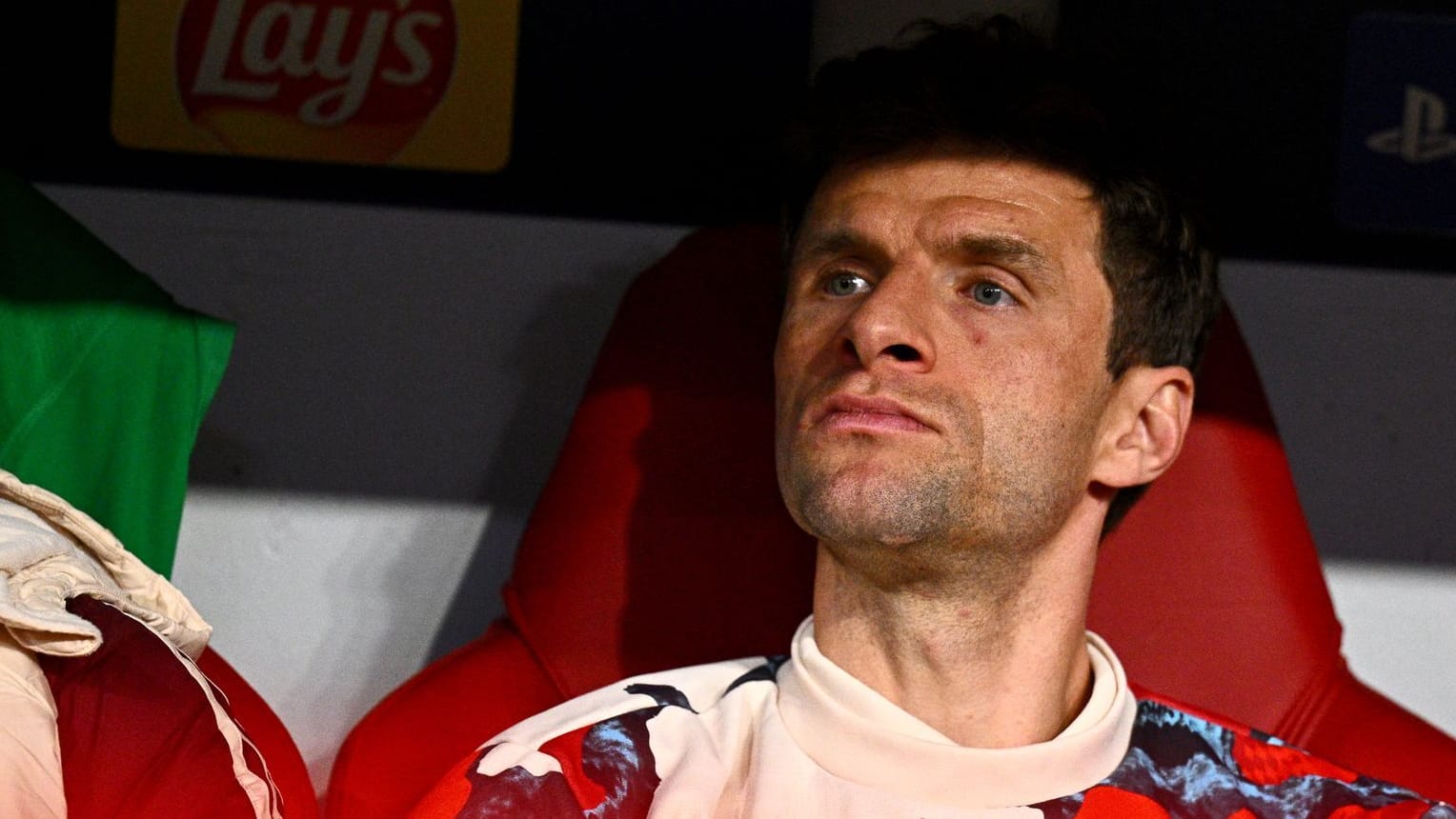 Thomas Müller looks skeptical: In the Bavaria Champions League game, there was an incident.