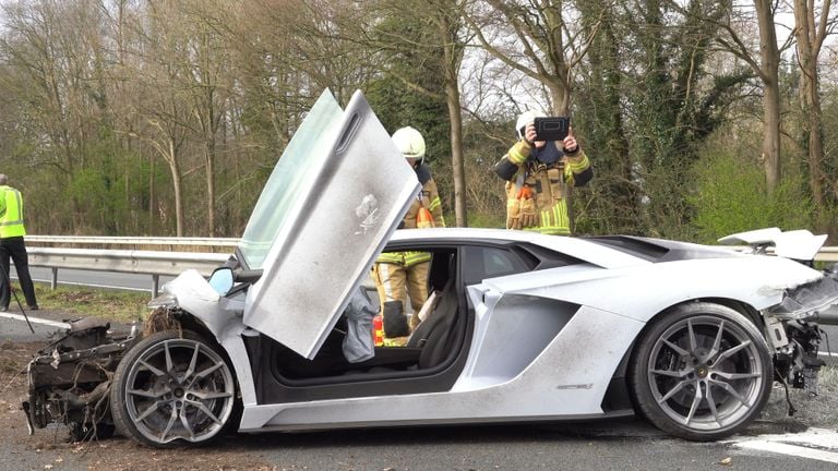 Rick are Lamborghini after the crash on the A28 (photo: ANP).