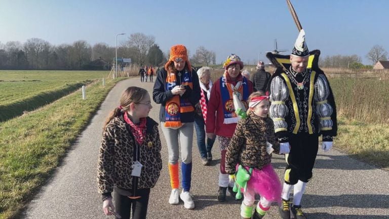 Prince Ronnie the first with his daughter at the front of the Prinsenloop.