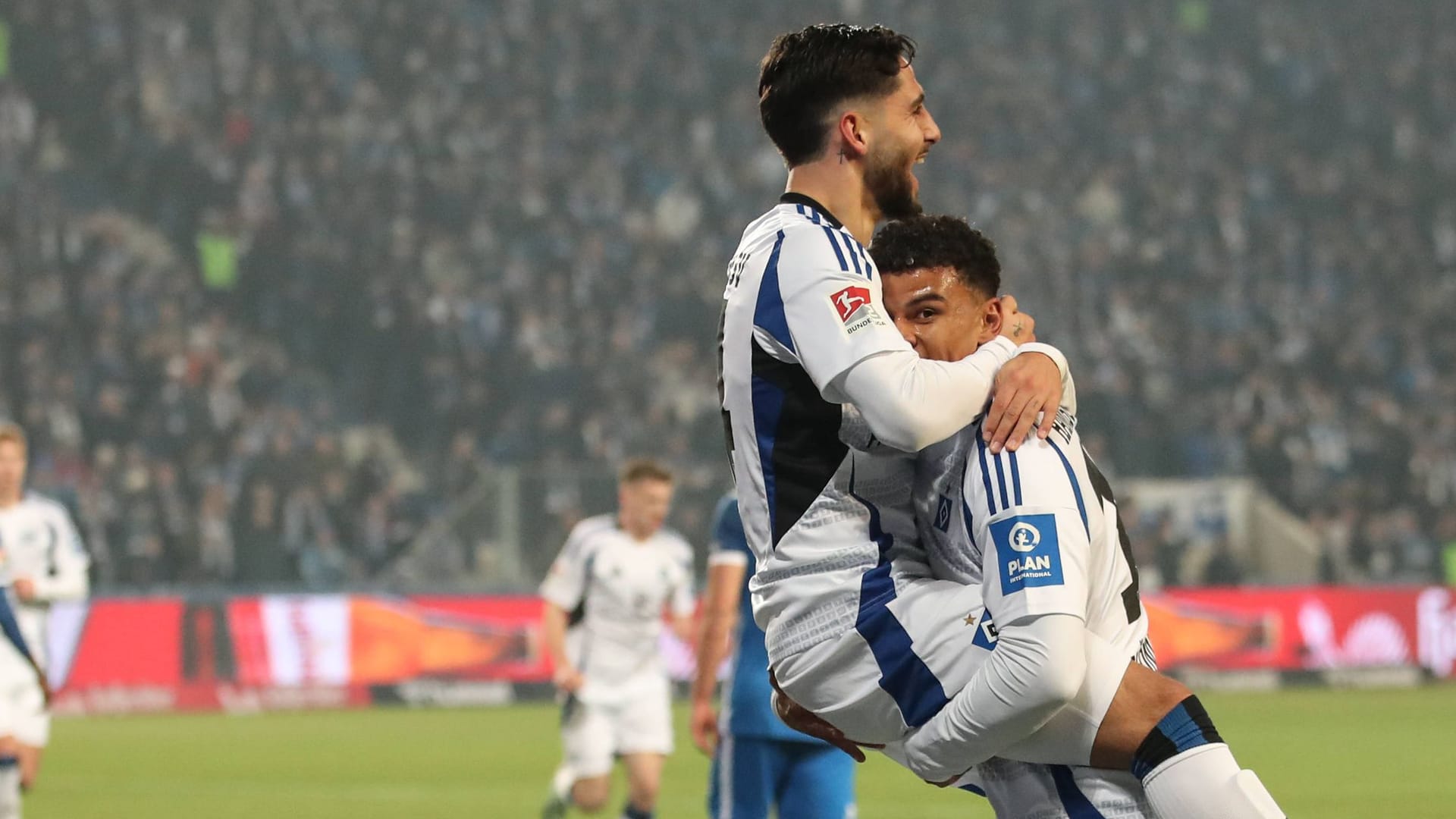 Cheers at HSV: They celebrated a sovereign away win.
