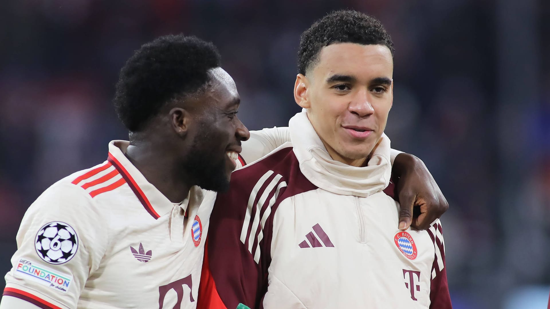 Alphonso Davies (left) next to Jamal Musiala: The two are friends.