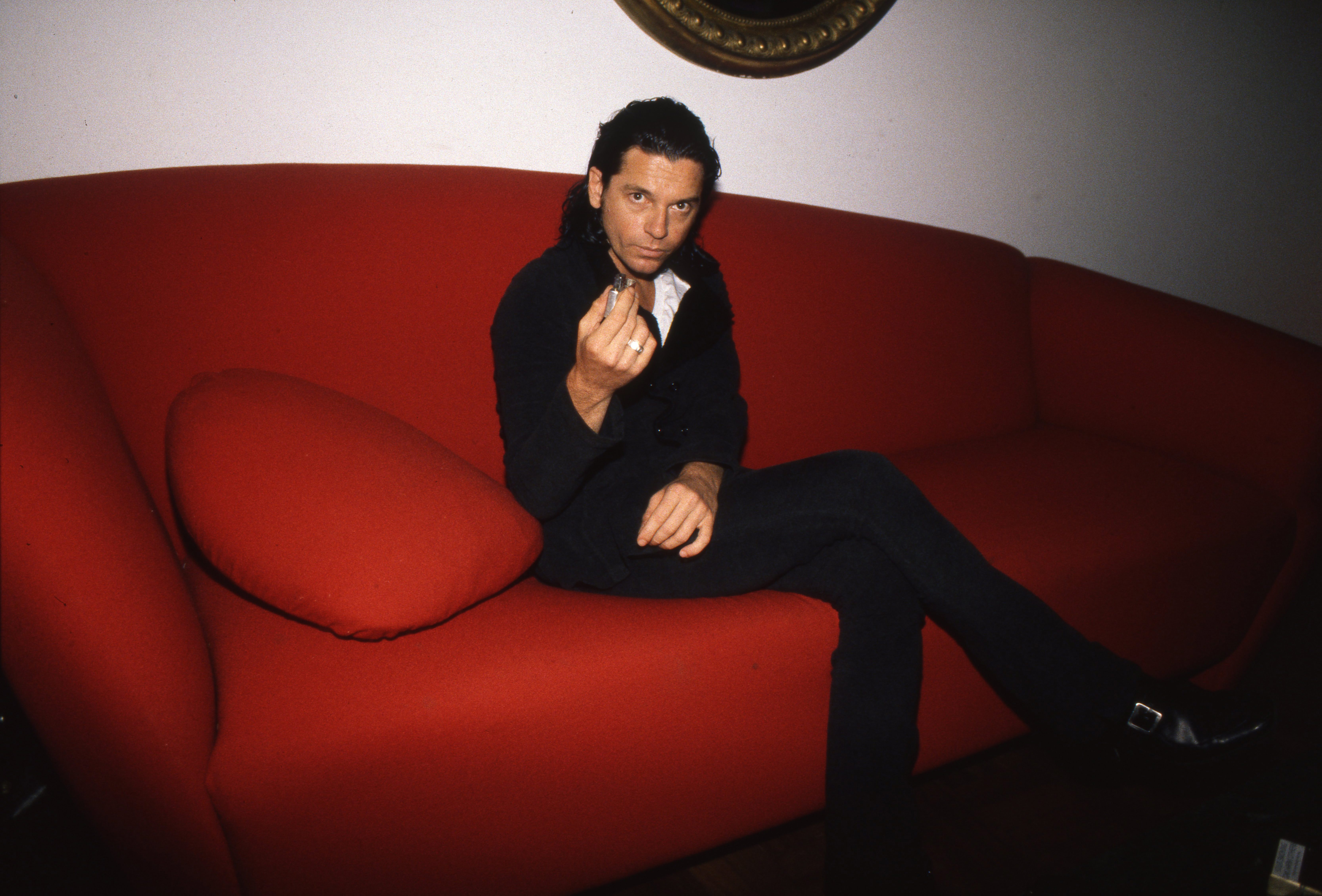 Michael Hutchence poses for portrait photos (1996)
