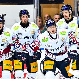 The Eisbären Berlin team around Manuel again (mi.) [Quelle: IMAGO / Eibner]