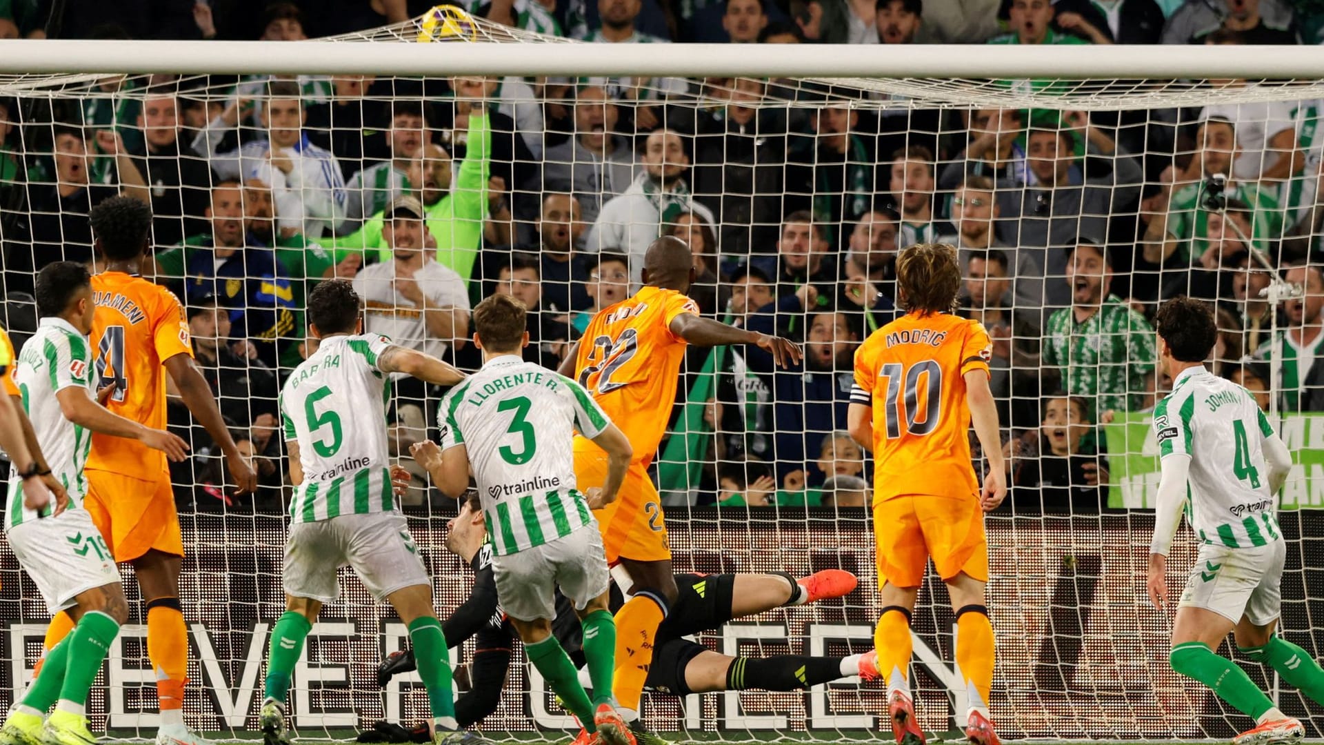 The 1-1 for the hosts: Johnny (right) meets Real Madrid.