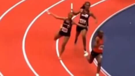 Kaelen Tucker (left) is beaten by her competitor: the scene triggered a lot of vertebrae in the USA.