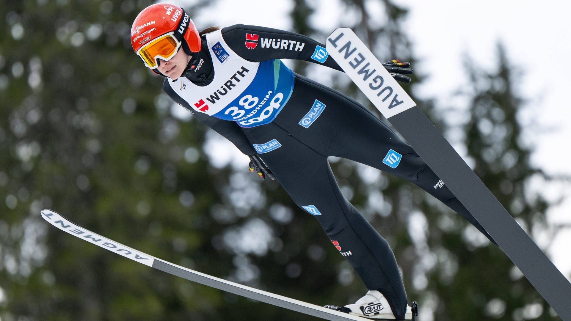 Selina Freitag: The German ski jumper got the first German medal.