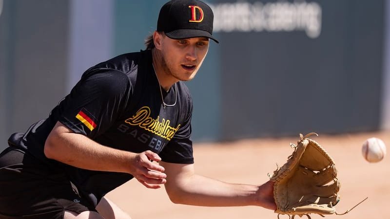 Jaden Agassi: While his parents became legends in tennis, he prefers to play baseball.