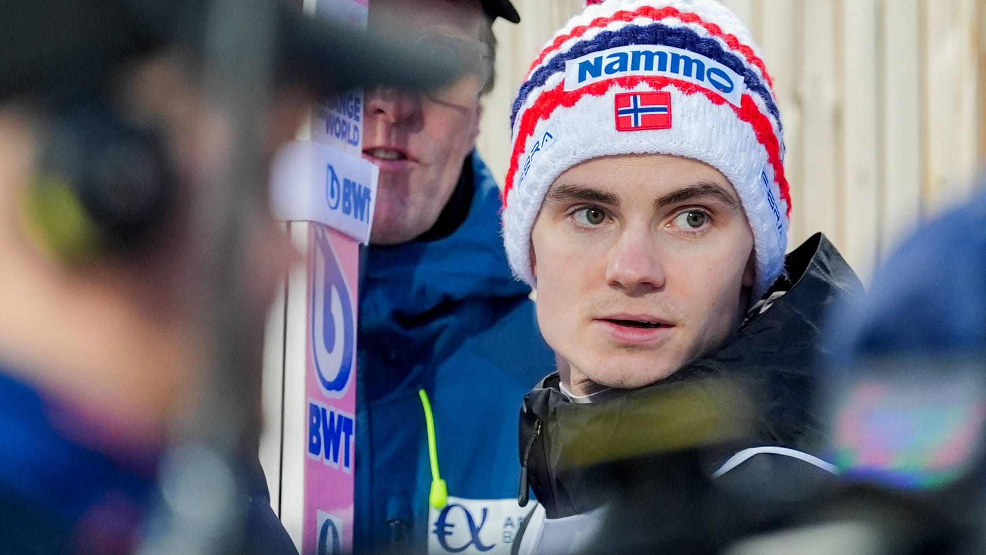 Marius Lindvik: He was disqualified.