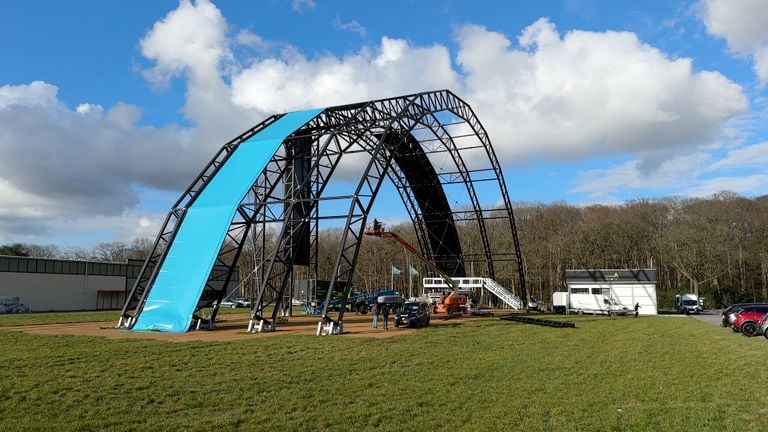 This test setup is only a part of the festival tent (photo: Ronald Sträter).