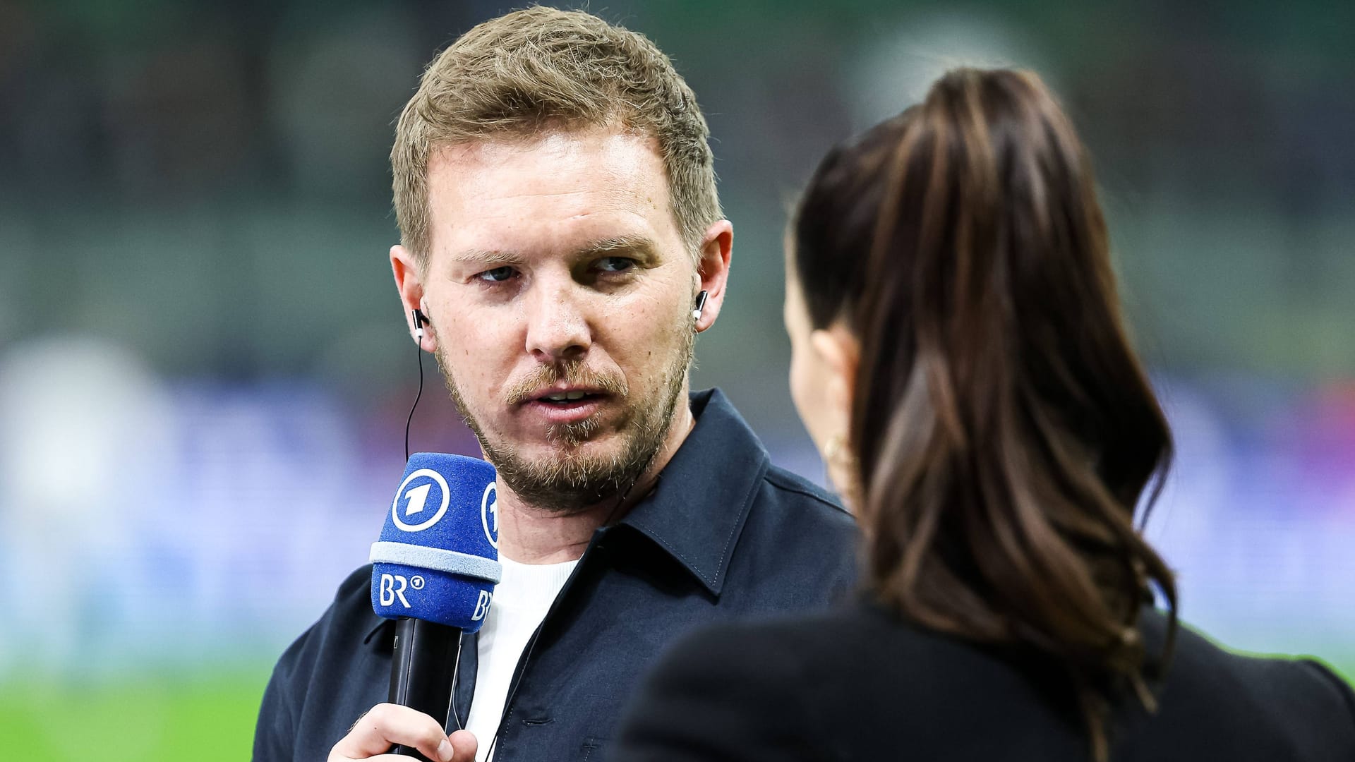 Serious look: national coach Nagelsmann in conversation with ARD presenter Sedlaczek.