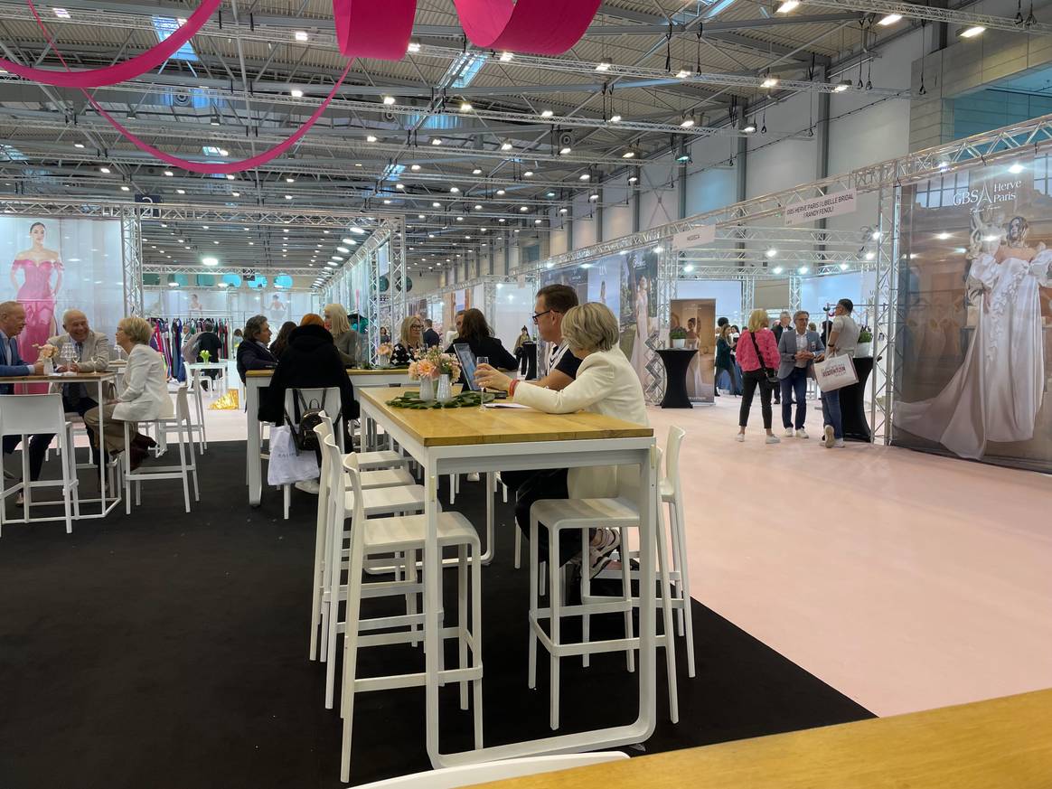 The catering sectors are used to advise themselves and to further concretize plans.