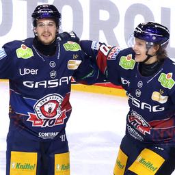 Polar bear players Ronning and Geiler cheered the goal against Straubing (source: Imago / Nordphoto)
