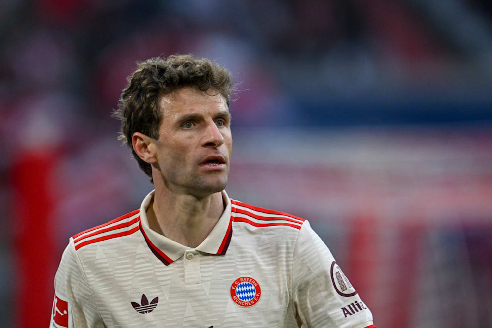 Die Zukunft von Ur-Bayer Thomas Müller (35) in München bleibt weiter offen