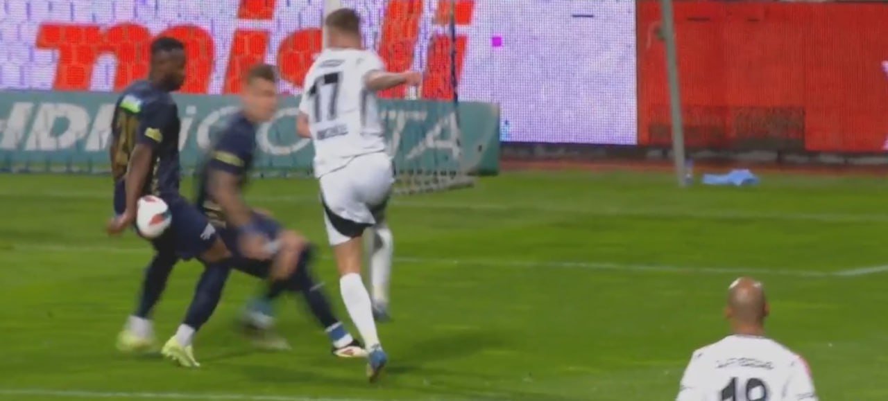 besiktas-penalti-bekledi-1744048645937.jpg