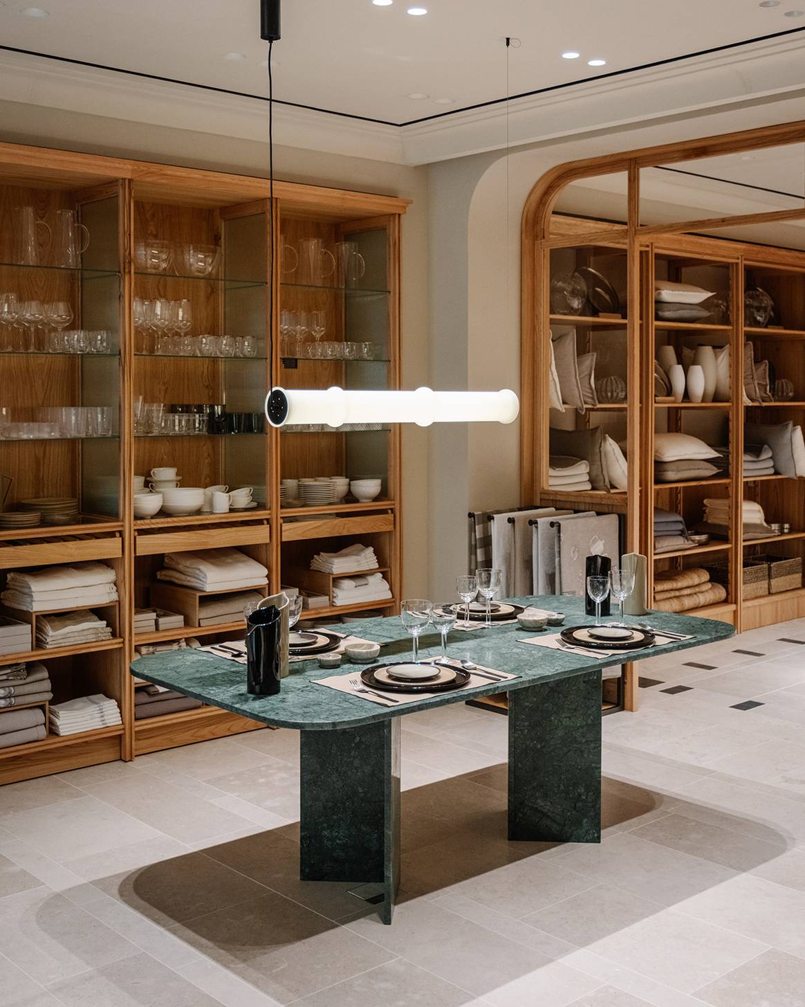 Tienda de Mango Home En el Número 586 de la Avenida Diagonal de Barcelona (España).