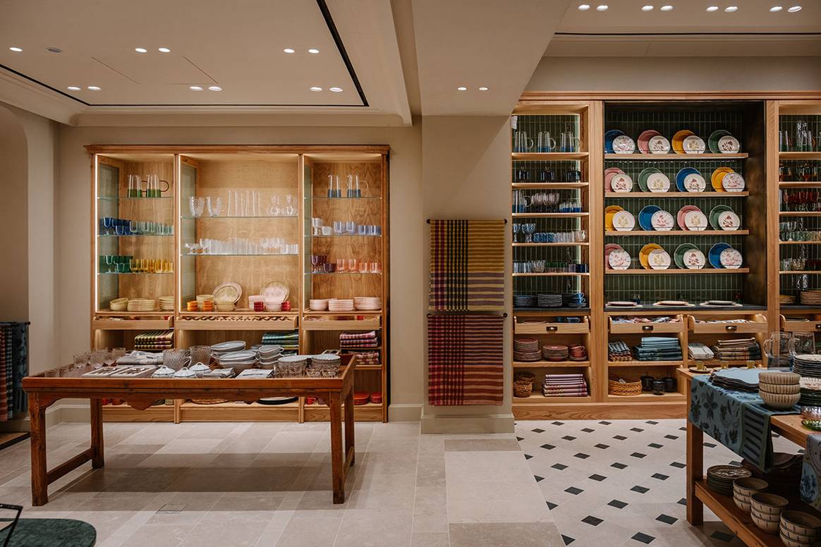 Tienda de Mango Home En el Número 586 de la Avenida Diagonal de Barcelona (España).