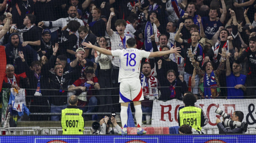 © Imago - A football player in a white jersey with number 18 and the name 