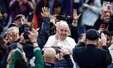 Pope Franciscus last week on Sint-Pietersplein in Rome.