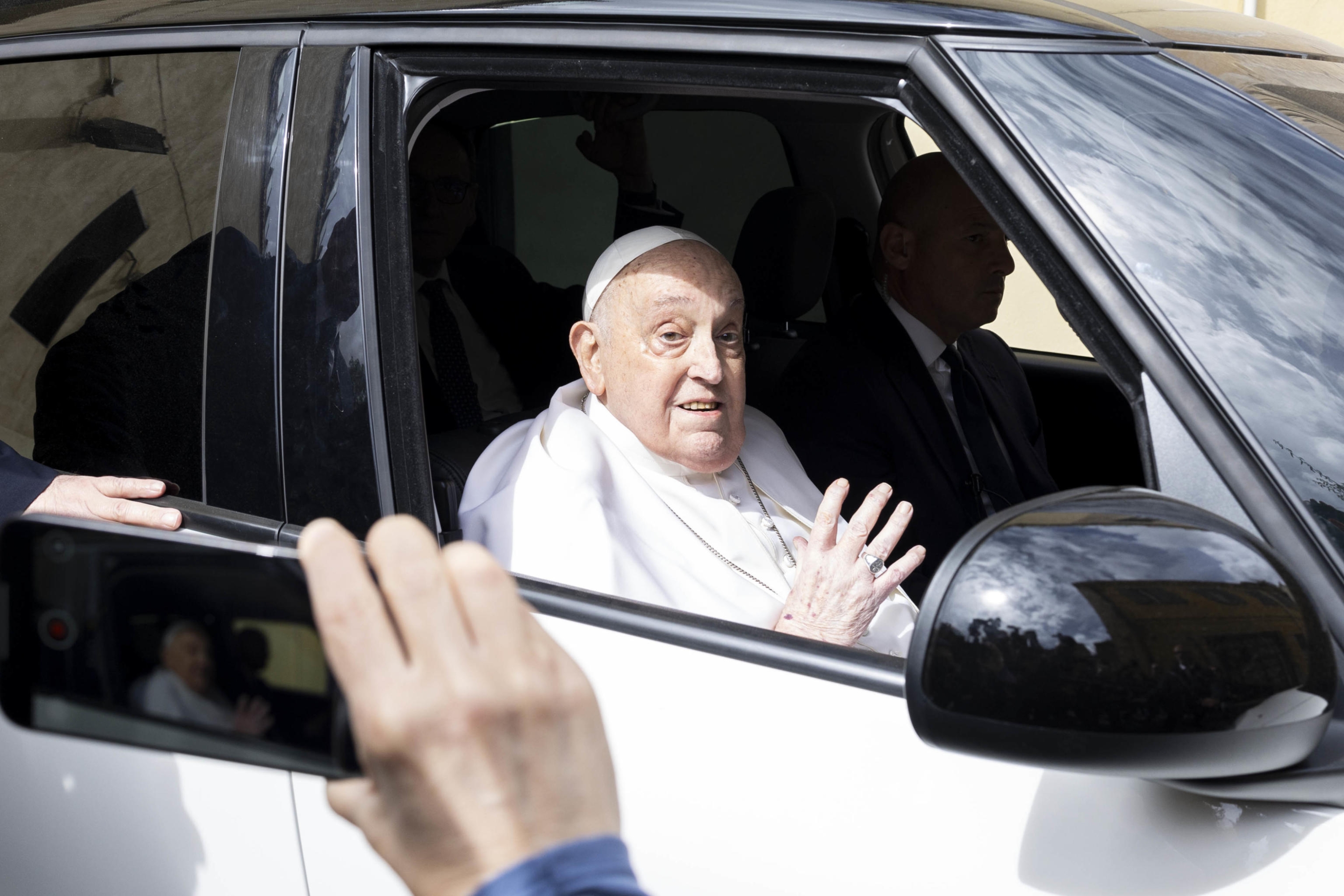 Pope Francis leaves Regina Coeli prison. Rome, April 17, 2025 ANSA/MASSIMO BULL