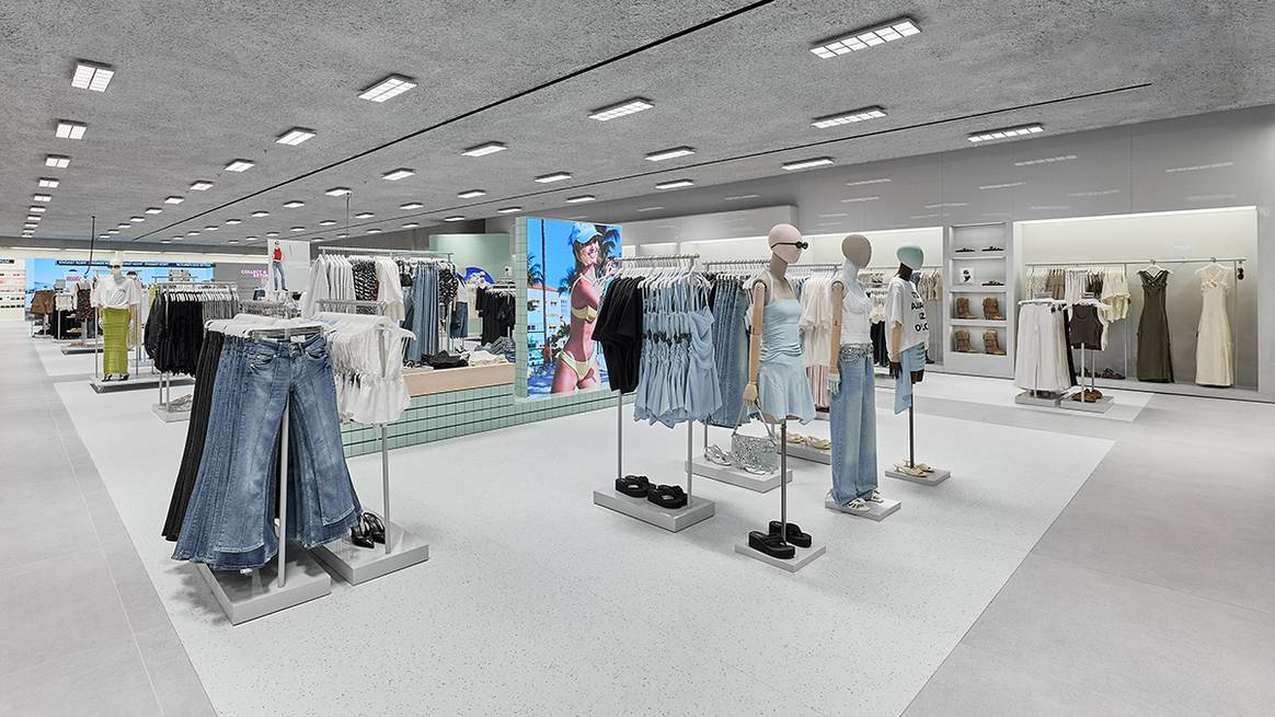 Tienda de Bershka en El Centro Comercial Westfield Mall of Scandinavia de Solna, Estocolmo (Suecia).
