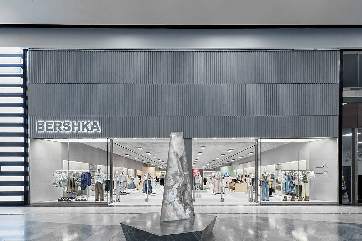 Tienda de Bershka en El Centro Comercial Westfield Mall of Scandinavia de Solna, Estocolmo (Suecia).