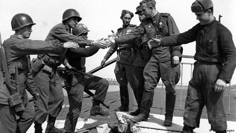 The famous encounter between 'East and West' on the Elbe (photo: Wikipedia).