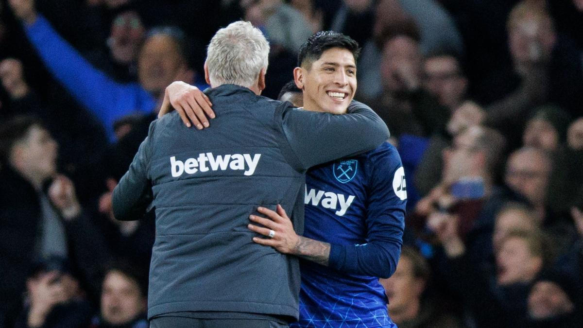 David Moyes abraza a Edson Álvarez tras ganar al Arsenal en Premier League