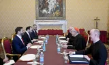 The American vice president JD Vance (left) on 19 April during a meeting with Cardinal Pietro Parolin, the State Secretary for the Vatican. Photo Vatican Media / EPA 