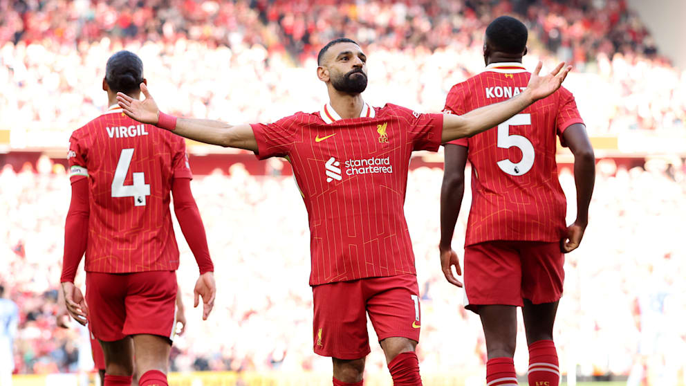 Salah feiert mit offenen Armen sein 4:1 gegen Tottenham