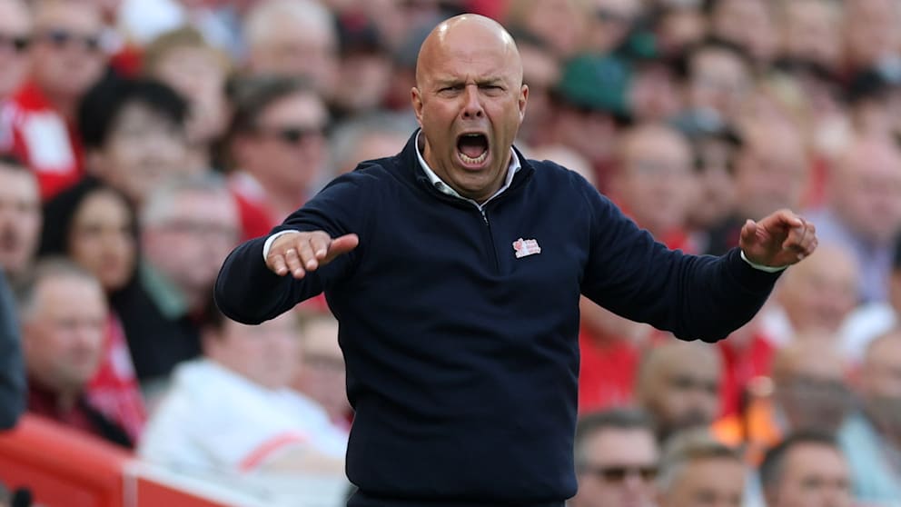 Erfolgstrainer! Arnes Slot (46) feiert in der ersten England-Saison gleich die Meisterschaft mit Liverpool