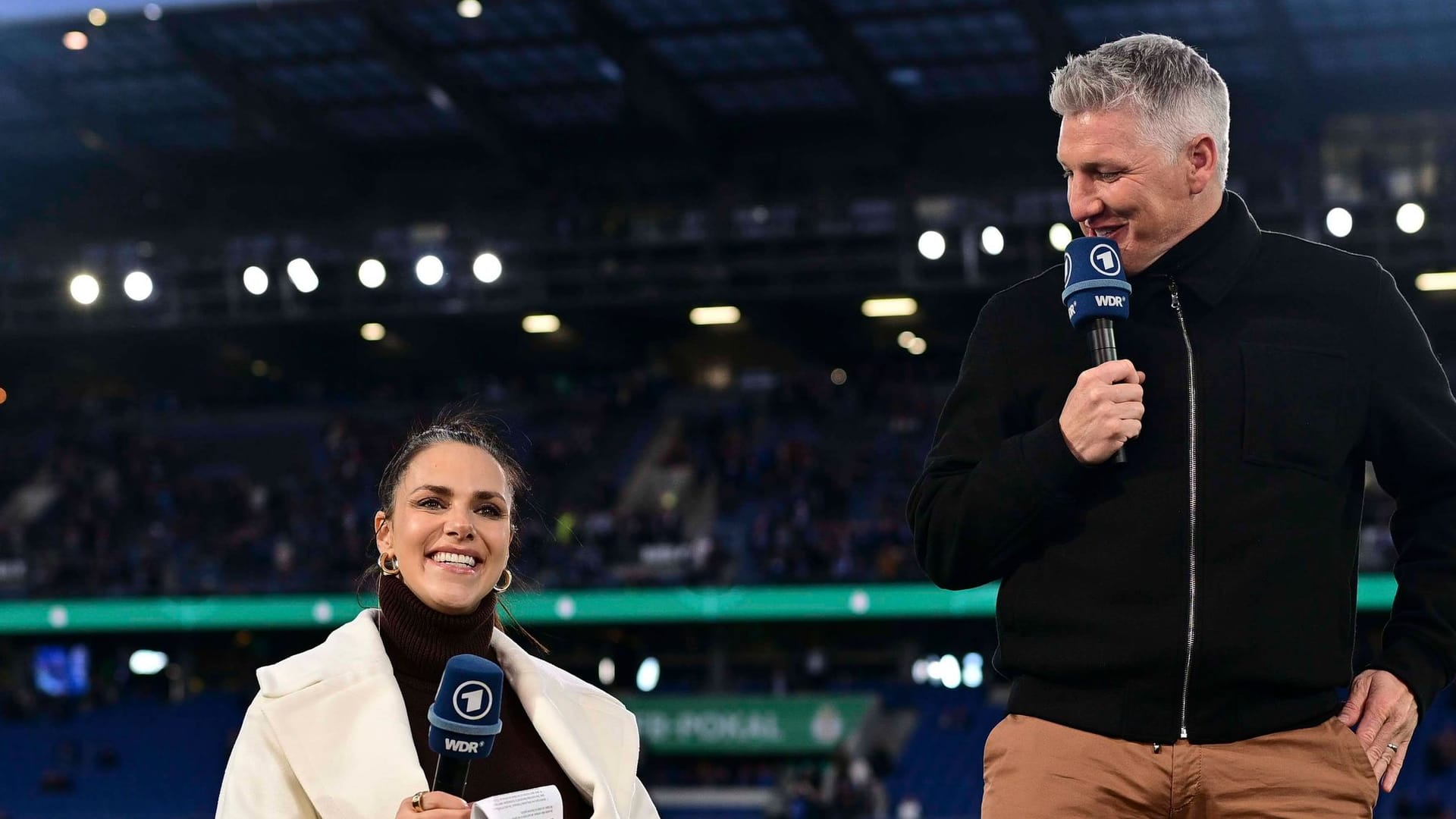 Esther Sedlaczek (left) next to Bastian Schweinsteiger: The duo is in use for the ARD.