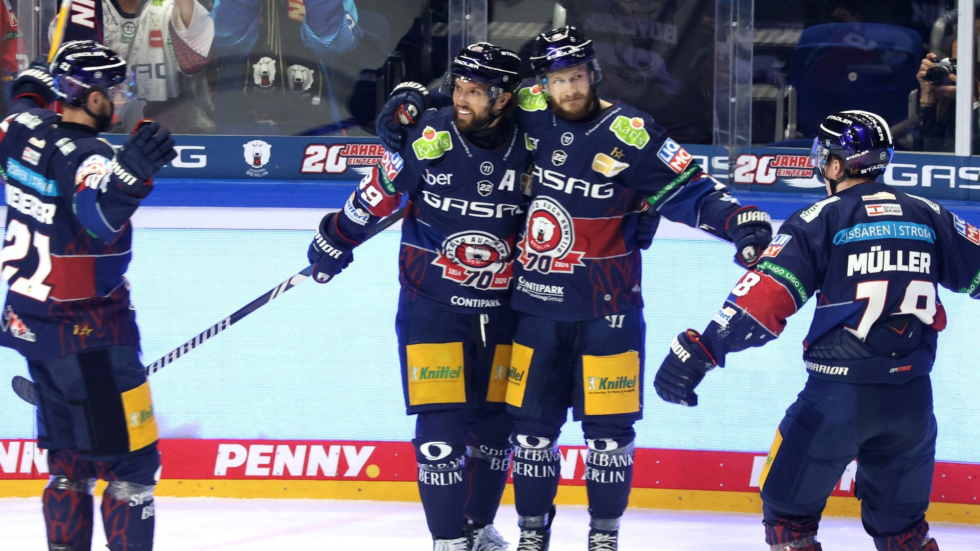 Zach Boychuk scored for the polar bears: they defend their title.