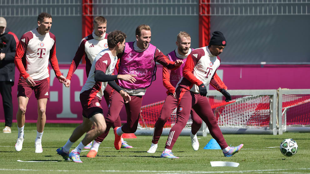 Ordentlich Tempo bei den Bayern im Abschlusstraining am Montagmittag mit Leon Goretzka (30/v.l.), Gabriel Vidovic (21), Thomas Müller (35), Harry Kane (31), Konrad Laimer (27) und Serge Gnabry (29)