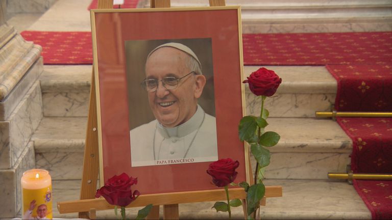 A photo of Pope Fransiscus in the Basilica (Photo: Charella Zwerts)