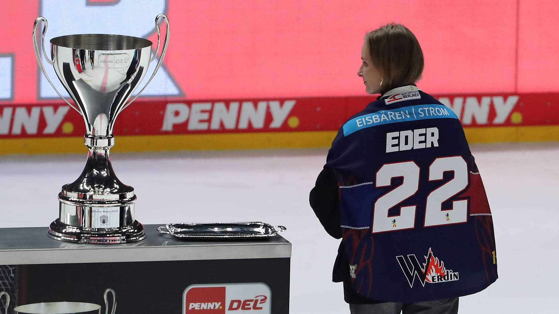 Tobias Eder's partner Ina: At the top of the polar bears on Friday she was in the middle of it.