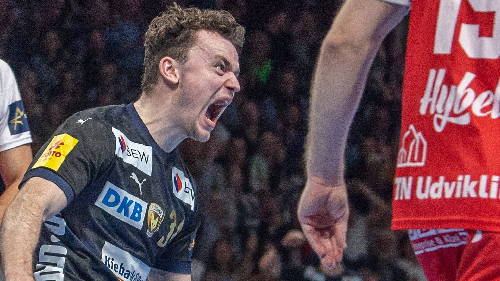 Hákun West Av Detigum screams his joy: the Foxen Berlin is the final Four of the Champions League.
