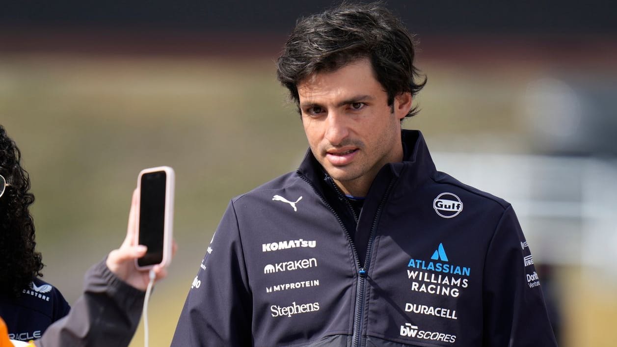 Carlos Sainz on the edge of the race weekend in Suzuka: The Spaniard has been driving for Williams since 2025.