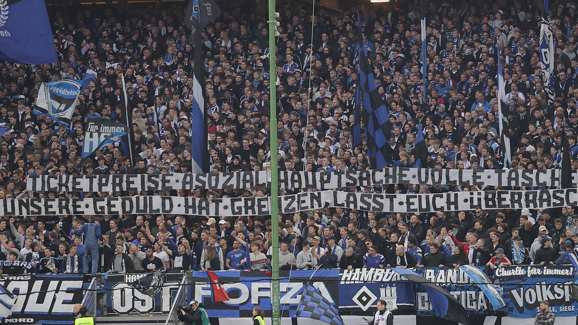 "Ticket prices anti -social": The HSV fans protested against the high ticket prices of their club on the last match day.