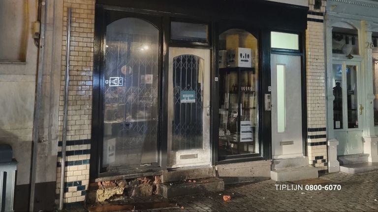 The battered facade of the barber shop (image: Bureau Brabant)