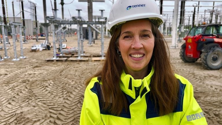 Itske van Lith van TenneT at the new high -voltage station in Tilburg Noord (photo: Jan Peels). 