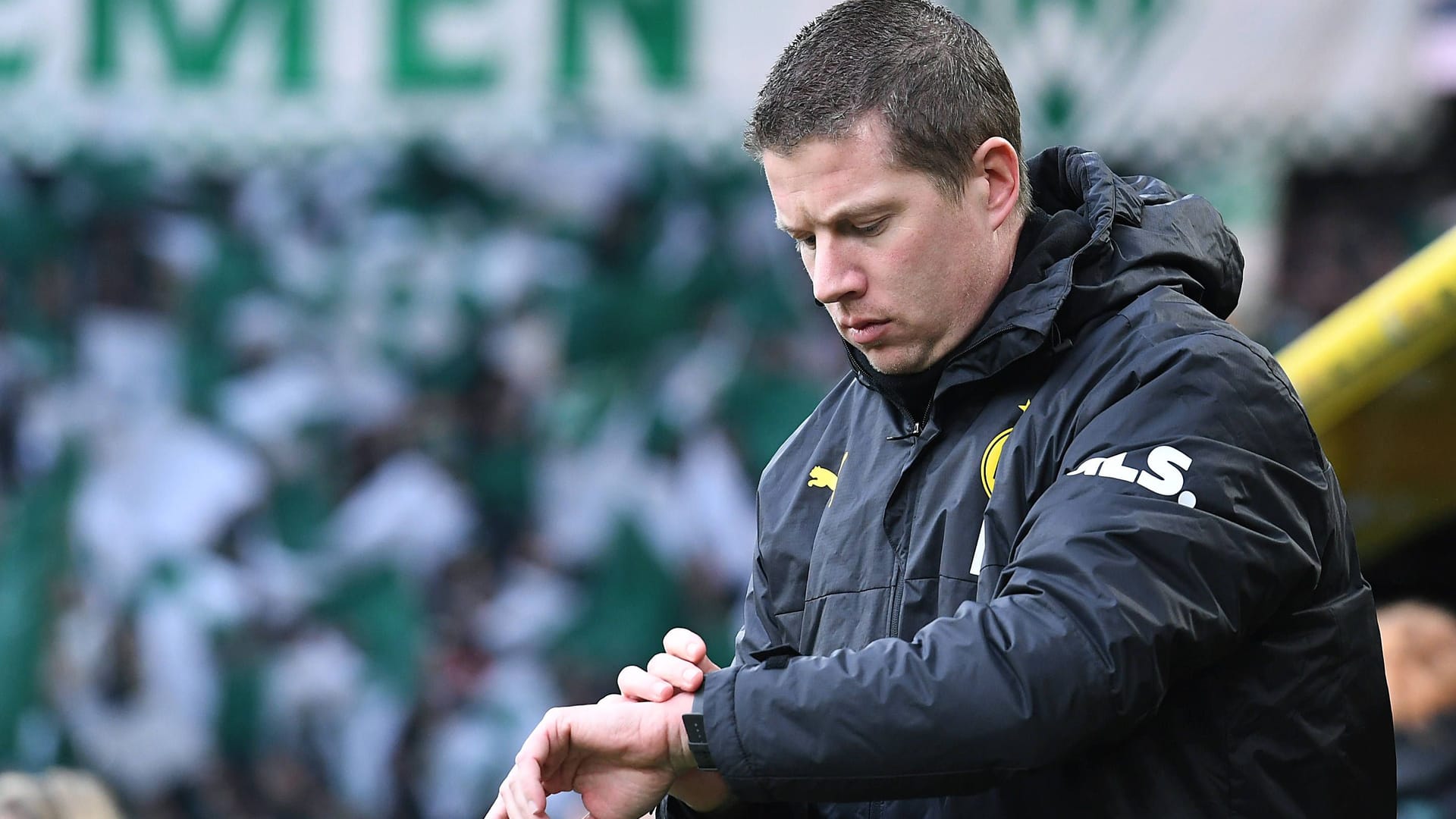 Mike Tullberg: The U19 coach of BVB was sitting in three competitive games from the professionals this season at the coaching bench.