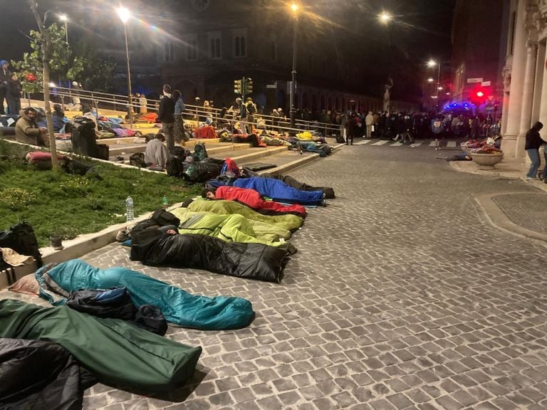 Jeroen was not the only one who spent the night on the square (photo: Jeroen Goosen).