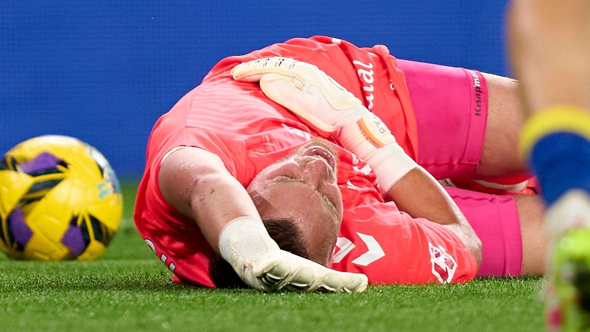 Jasper Cillessen with pain on the ground: the Dutch is currently playing in Spain.
