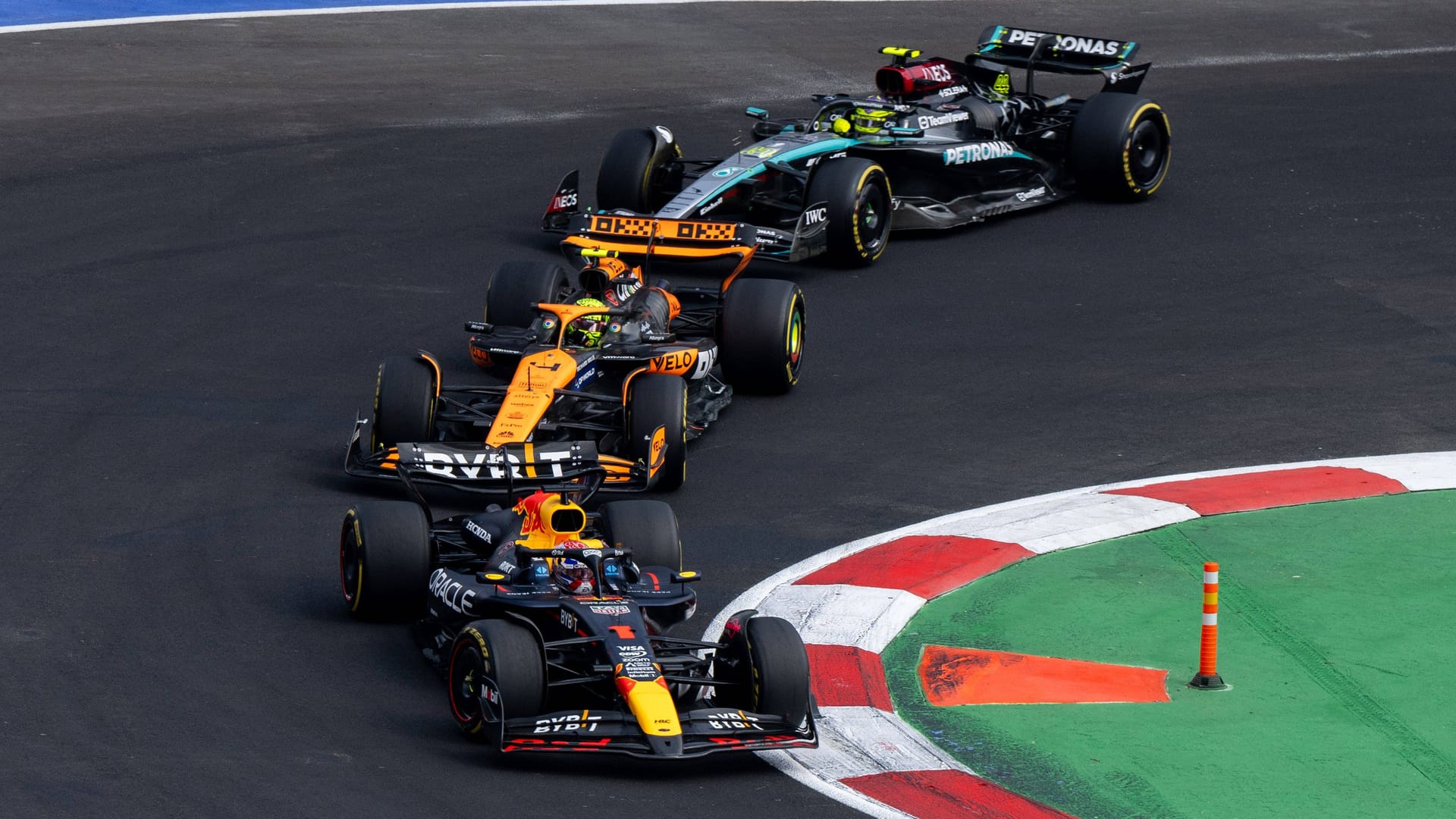 Scene at the Grand Prix of Mexico 2024: Formula 1 is retained longer.