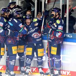 Cheers at the Eisbären Berlin (Imago Images/Engler)